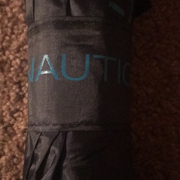 Nautica push button umbrellas great Christmas gifts $15 each - Picture 3 of 6